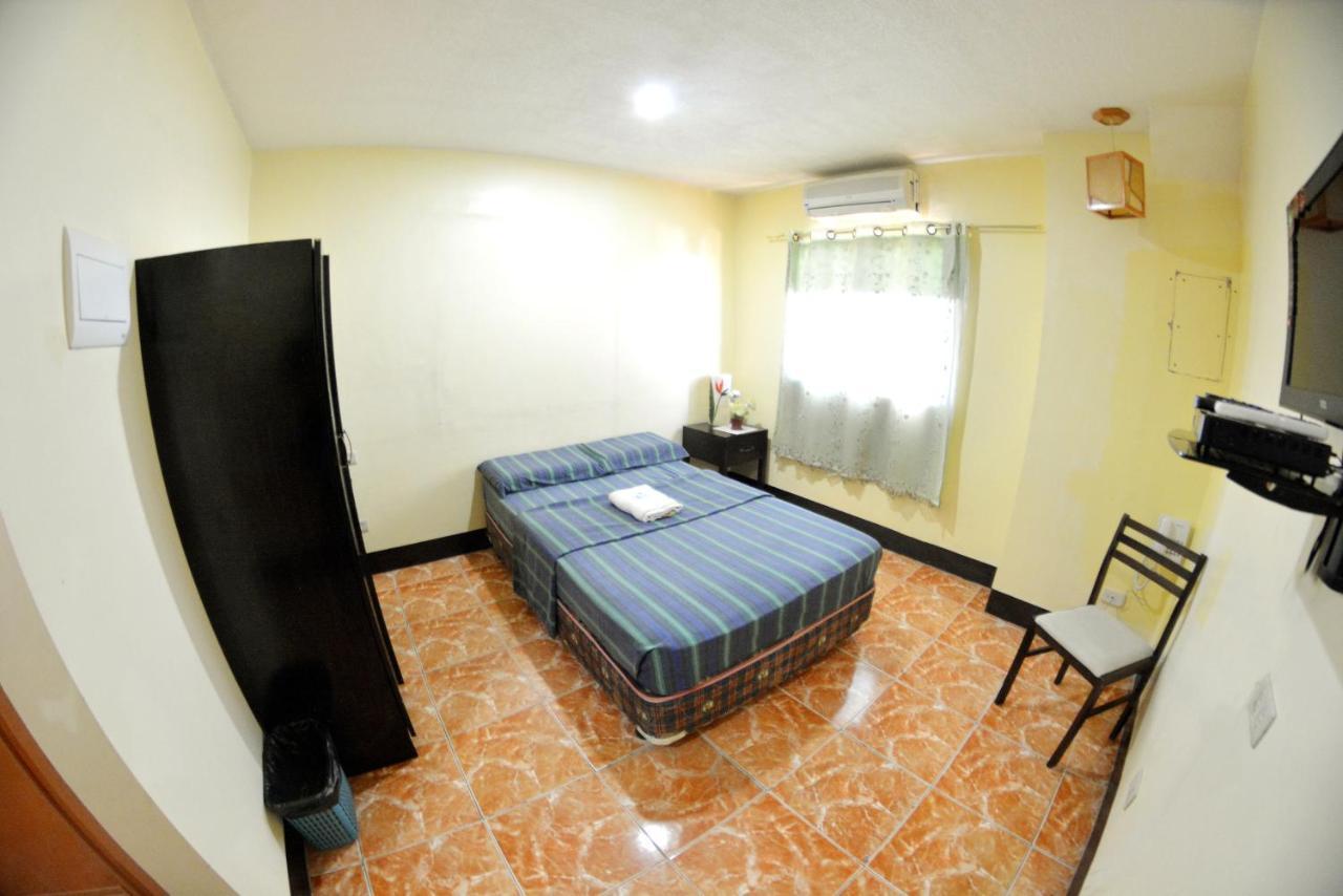 Honey Hunt House Hotel Cebu Exterior photo