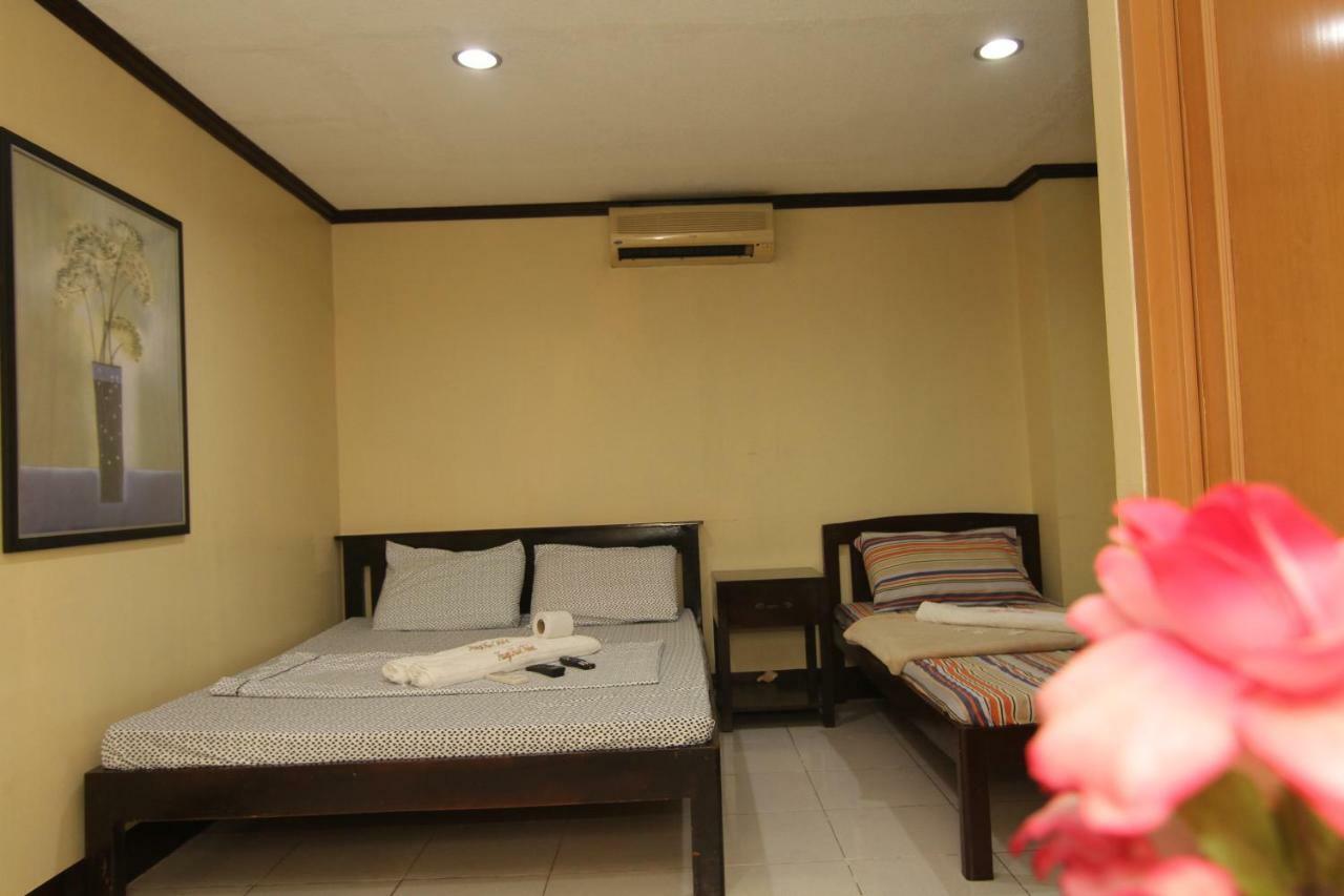 Honey Hunt House Hotel Cebu Exterior photo