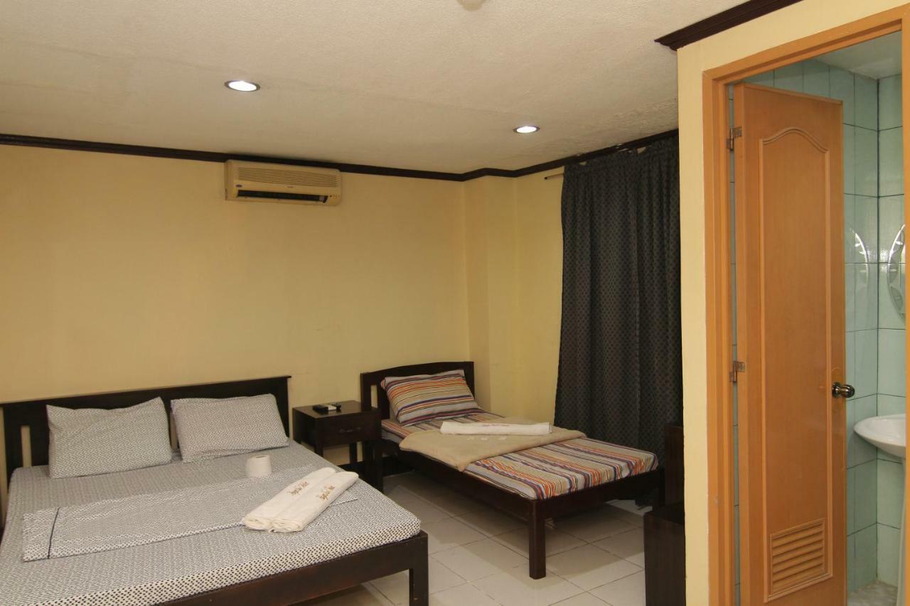 Honey Hunt House Hotel Cebu Exterior photo