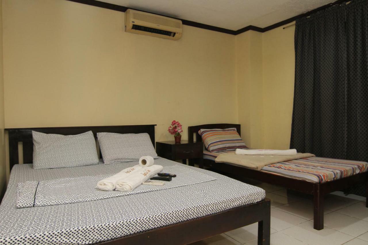 Honey Hunt House Hotel Cebu Exterior photo