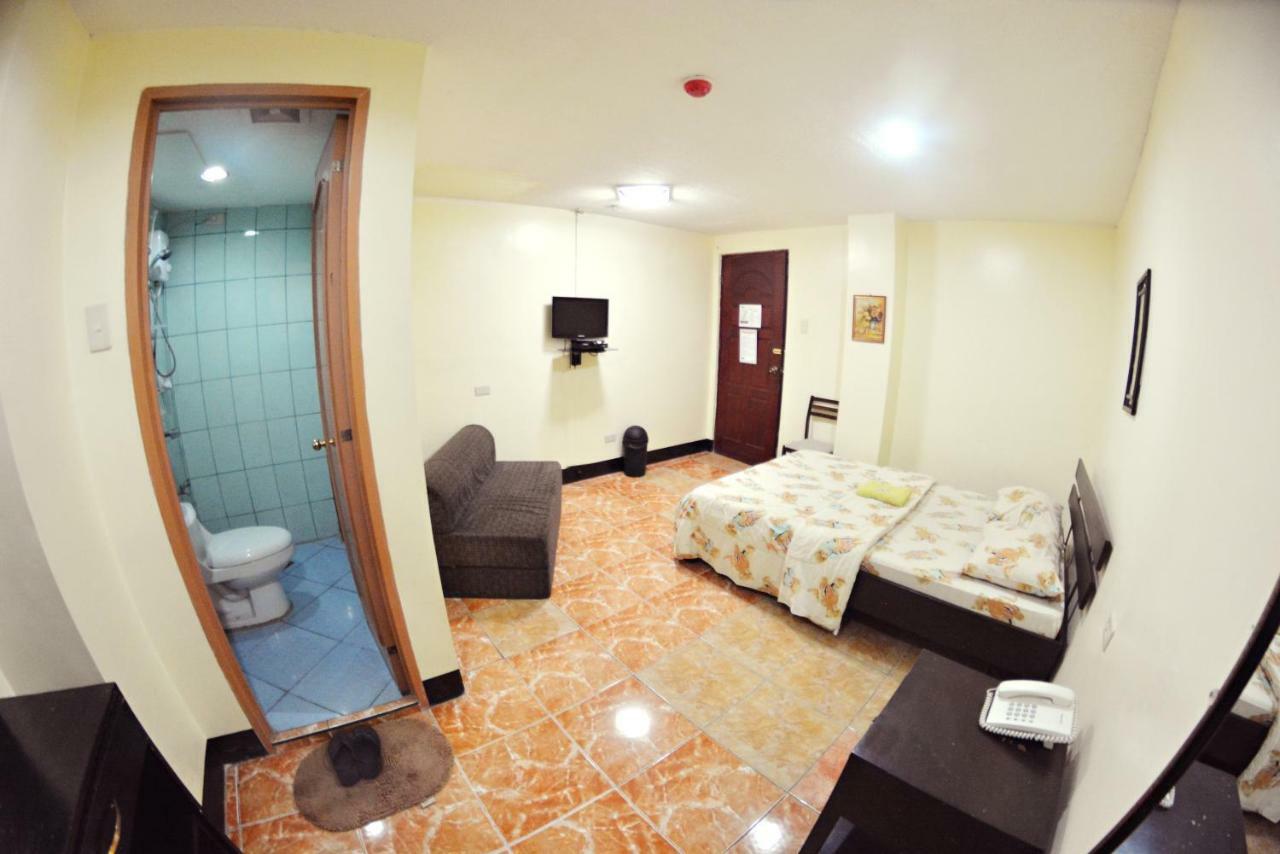 Honey Hunt House Hotel Cebu Exterior photo